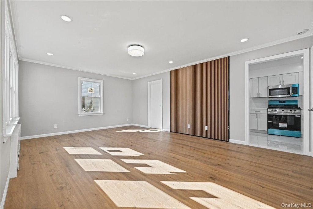 17 President Street, Lynbrook, NY 11563 — photo 3