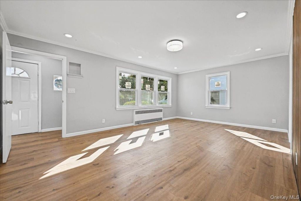 17 President Street, Lynbrook, NY 11563 — photo 4