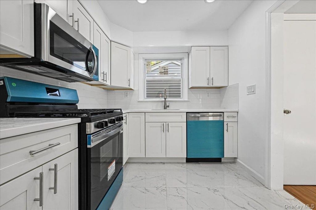 17 President Street, Lynbrook, NY 11563 — photo 5