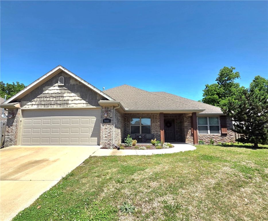 3111 S J Street, Rogers, AR 72758