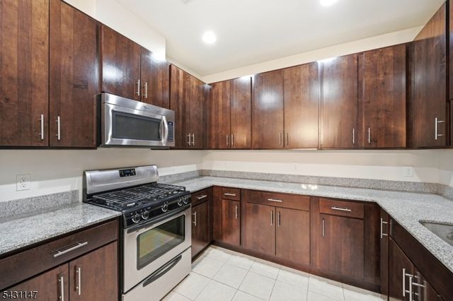336 Pond Ln, Piscataway Twp., NJ 08854