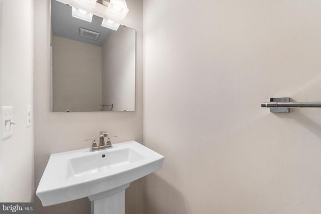 11338 WILLOW GREEN CIR, Manassas, VA 20109