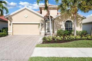 15825 Delaplata LN, Naples, FL 34110
