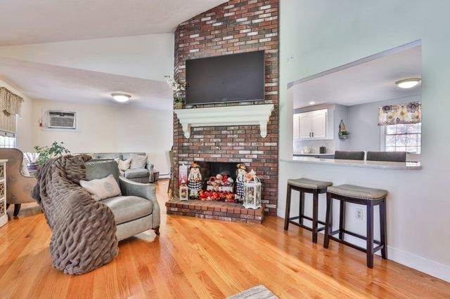 25 Indian Rock Dr, Saugus, MA 01906