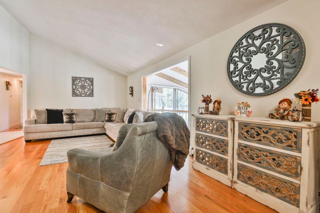 25 Indian Rock Dr, Saugus, MA 01906