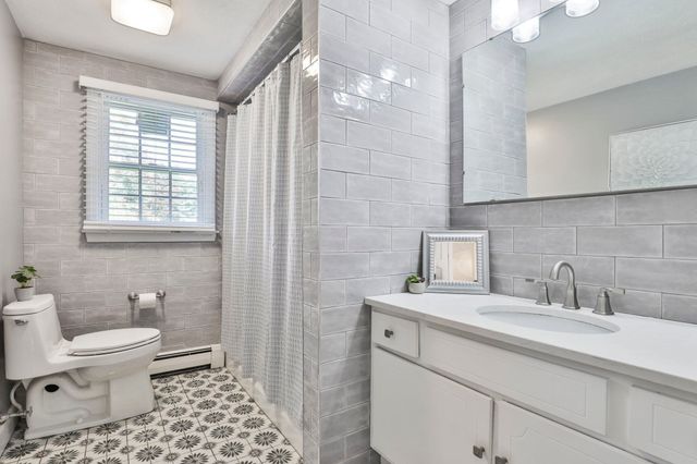 25 Indian Rock Dr, Saugus, MA 01906