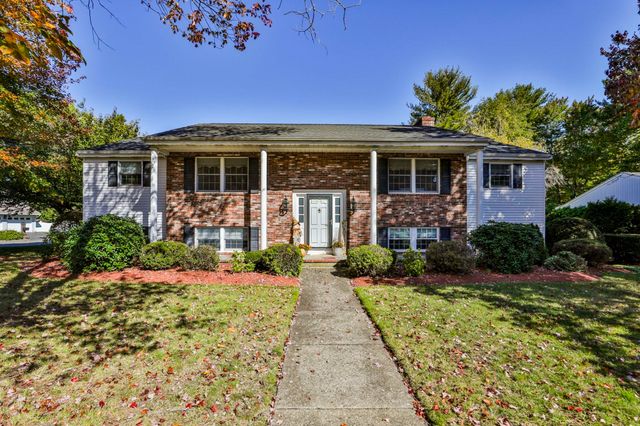 25 Indian Rock Dr, Saugus, MA 01906