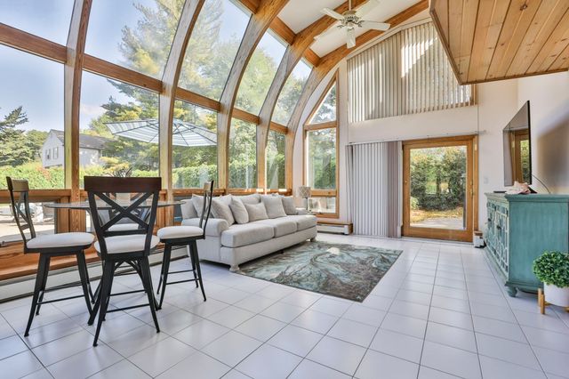 25 Indian Rock Dr, Saugus, MA 01906