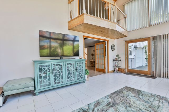 25 Indian Rock Dr, Saugus, MA 01906
