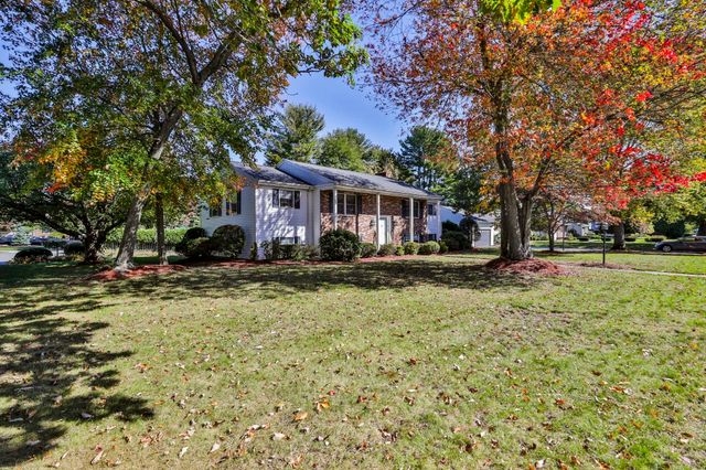 25 Indian Rock Dr, Saugus, MA 01906