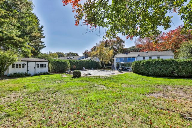 25 Indian Rock Dr, Saugus, MA 01906
