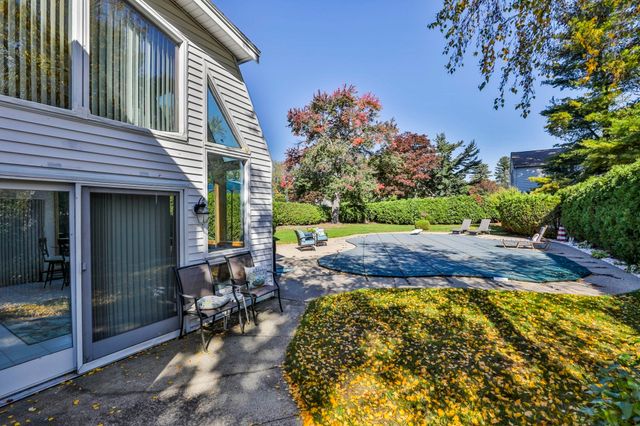 25 Indian Rock Dr, Saugus, MA 01906