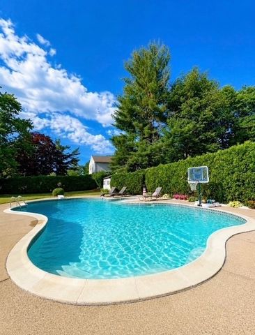 25 Indian Rock Dr, Saugus, MA 01906