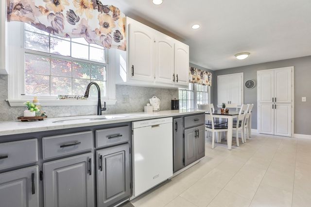 25 Indian Rock Dr, Saugus, MA 01906