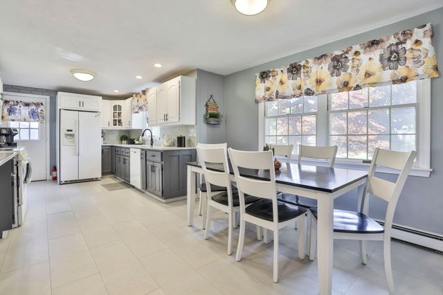25 Indian Rock Dr, Saugus, MA 01906