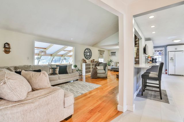 25 Indian Rock Dr, Saugus, MA 01906