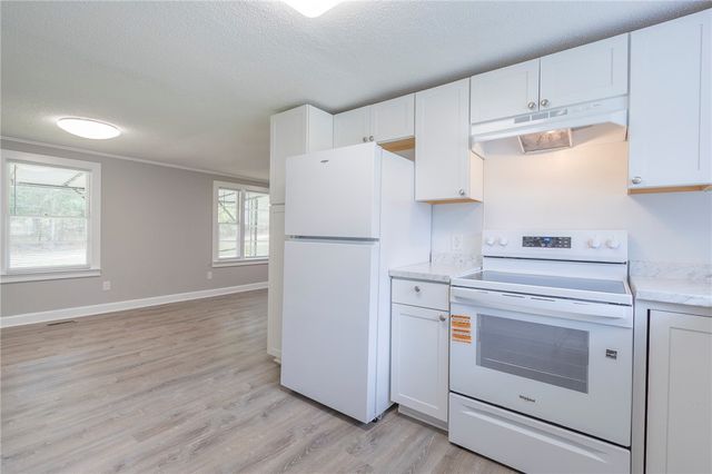1317 E Broad Street, Iva, SC 29655