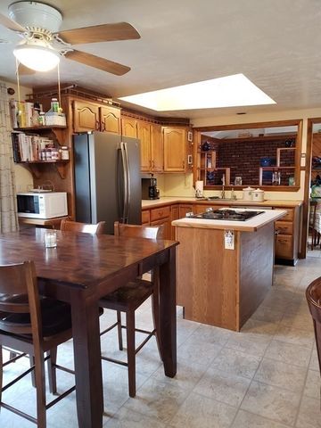 28 Walnut Ter, Avon, MA 02322