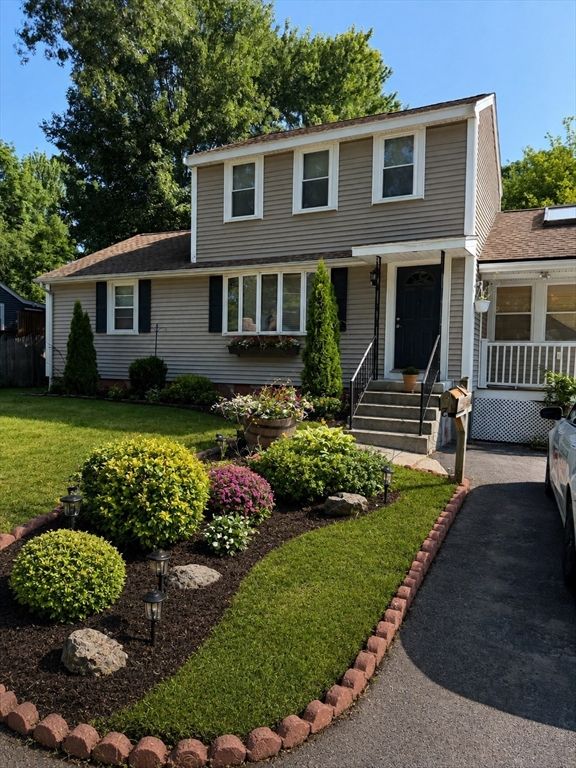 28 Walnut Ter, Avon, MA 02322