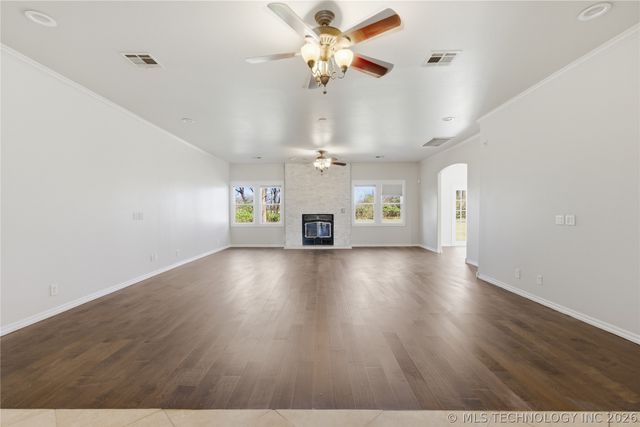 13606 S 261st East Avenue, Coweta, OK 74429