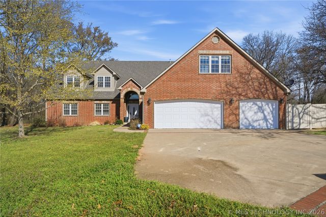 13606 S 261st East Avenue, Coweta, OK 74429