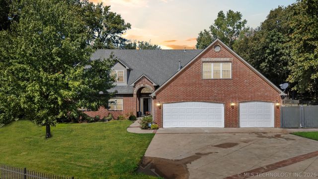 13606 S 261st East Avenue, Coweta, OK 74429