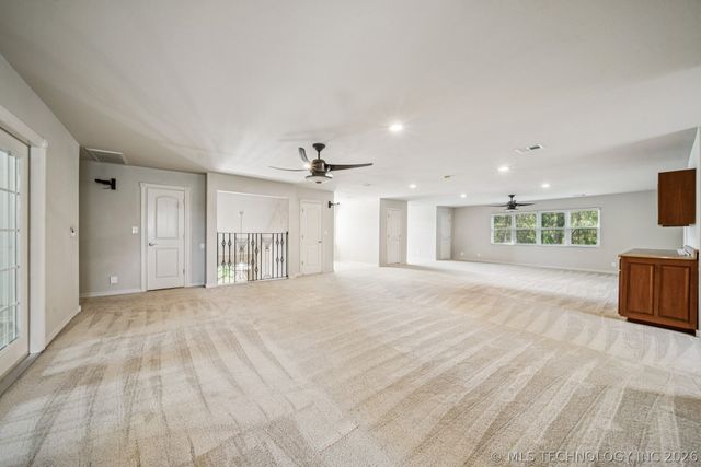 13606 S 261st East Avenue, Coweta, OK 74429