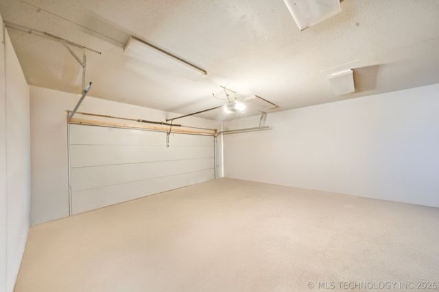13606 S 261st East Avenue, Coweta, OK 74429