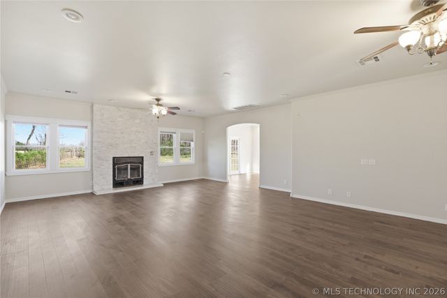 13606 S 261st East Avenue, Coweta, OK 74429
