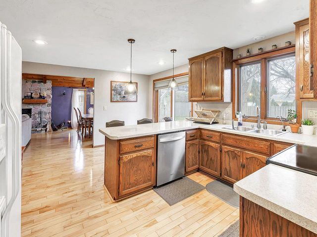 240 SCOUT WAY, De Pere, WI 54115