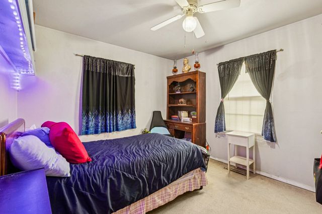 820 S Pine Street, Streamwood, IL 60107