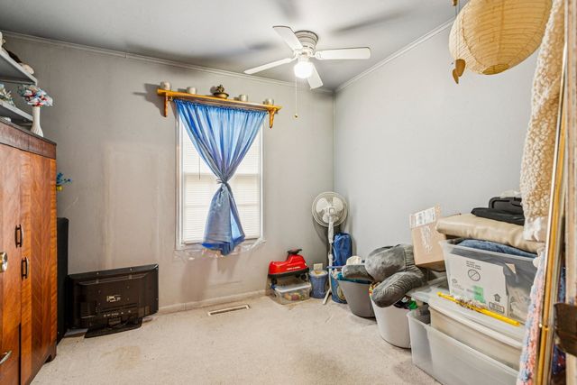 820 S Pine Street, Streamwood, IL 60107