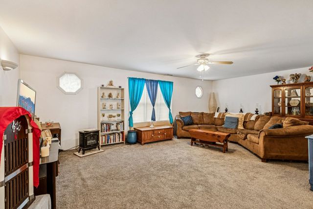 820 S Pine Street, Streamwood, IL 60107