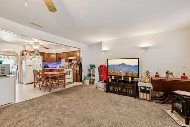 820 S Pine Street, Streamwood, IL 60107