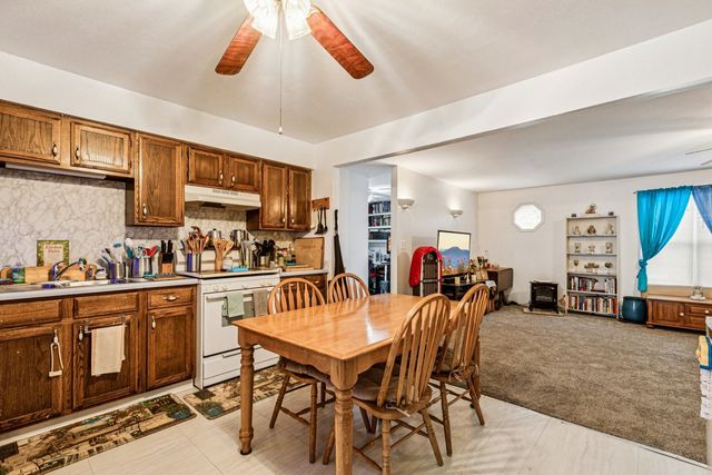 820 S Pine Street, Streamwood, IL 60107