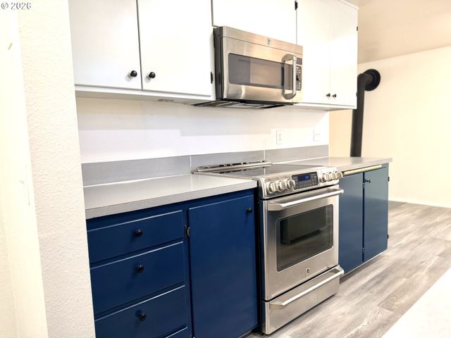 4905 NECTAR Way, Eugene, OR 97405