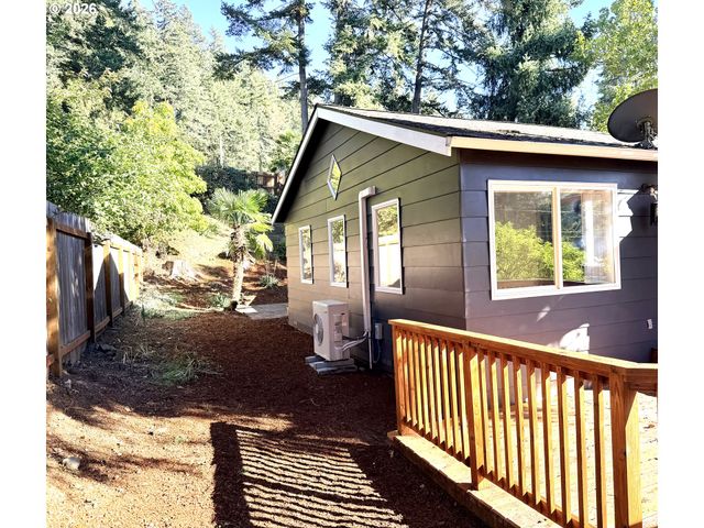 4905 NECTAR Way, Eugene, OR 97405
