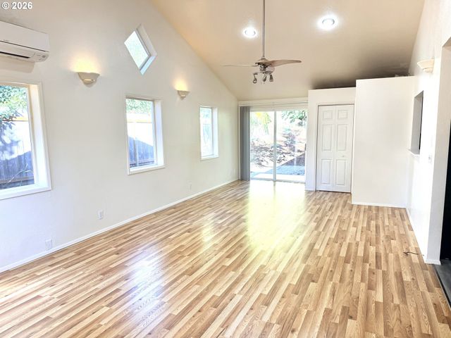 4905 NECTAR Way, Eugene, OR 97405