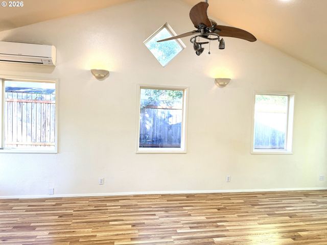4905 NECTAR Way, Eugene, OR 97405