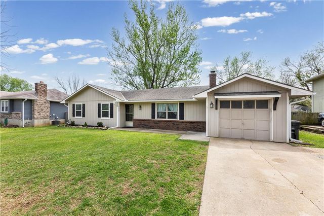 507 W CAMBRIDGE Road, Belton, MO 64012