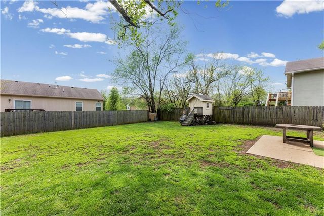 507 W CAMBRIDGE Road, Belton, MO 64012