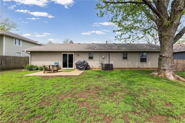 507 W CAMBRIDGE Road, Belton, MO 64012