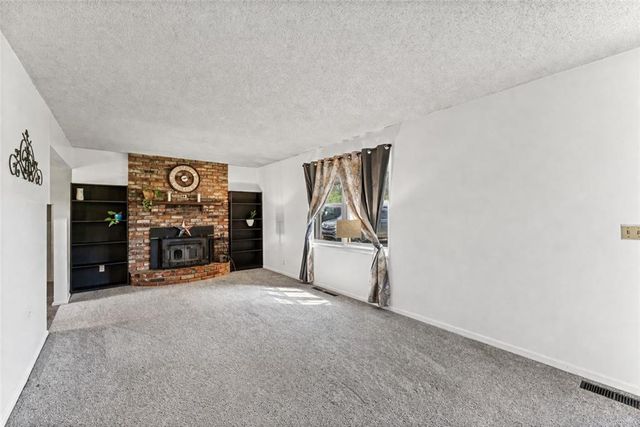 507 W CAMBRIDGE Road, Belton, MO 64012