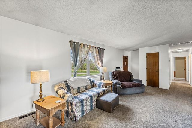 507 W CAMBRIDGE Road, Belton, MO 64012
