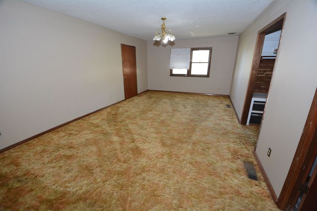 216 N Blankenship Rd, Udall, KS 67146