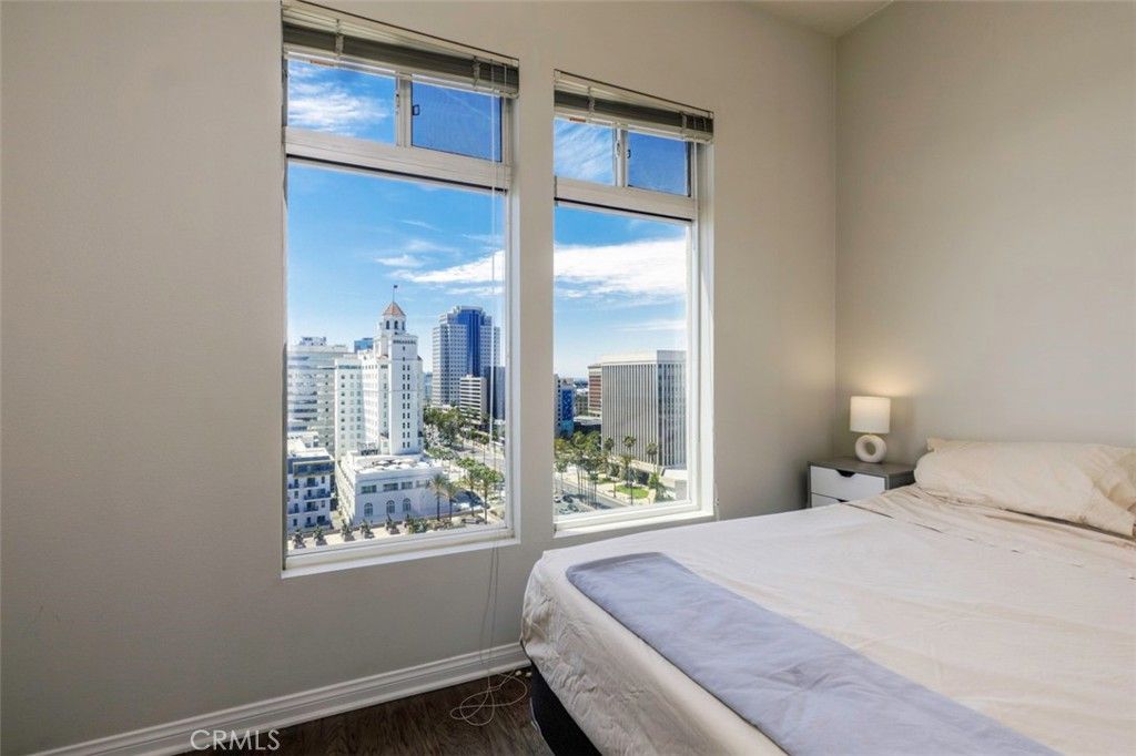 Image 18 of property listing at 388 E Ocean Boulevard 1415, Long Beach, CA 90802