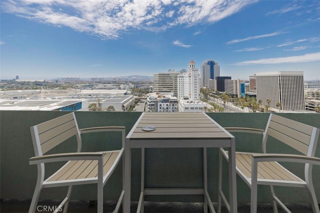 Image 19 of property listing at 388 E Ocean Boulevard 1415, Long Beach, CA 90802