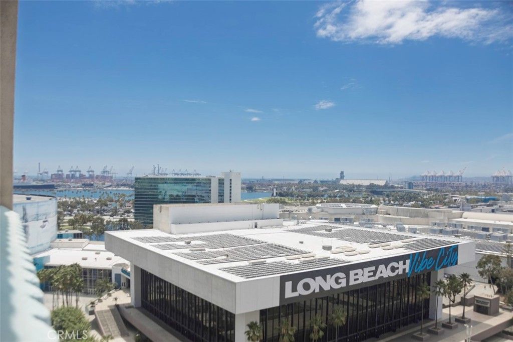 Image 23 of property listing at 388 E Ocean Boulevard 1415, Long Beach, CA 90802