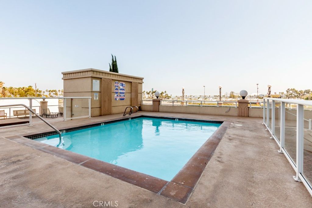 Image 31 of property listing at 388 E Ocean Boulevard 1415, Long Beach, CA 90802