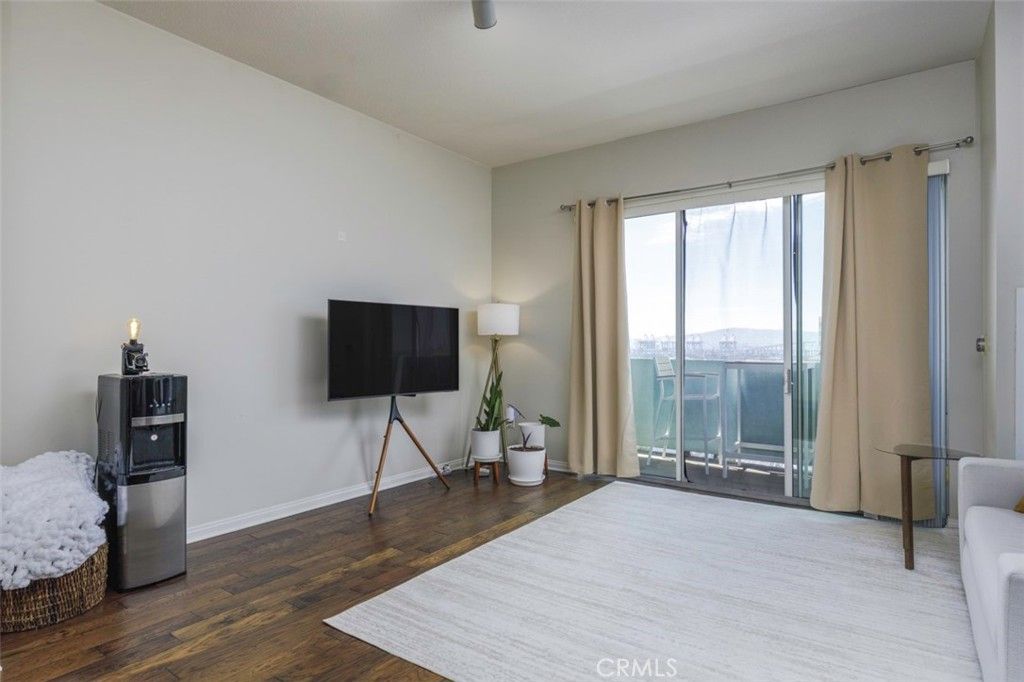 Image 6 of property listing at 388 E Ocean Boulevard 1415, Long Beach, CA 90802